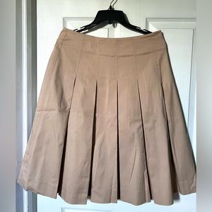 Beige pleated skirt Apostrophe size 6, pre-owed